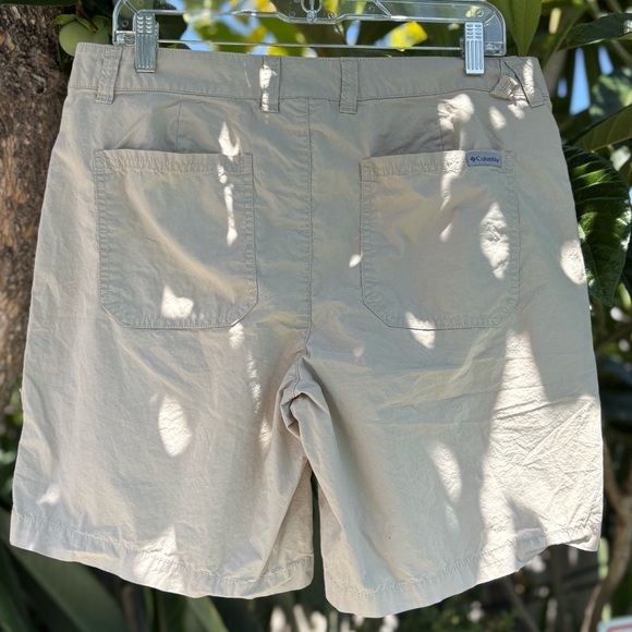 Columbia Men’s 8” Khaki Washed Out Cargo Shorts Size 32 - Picture 4 of 8